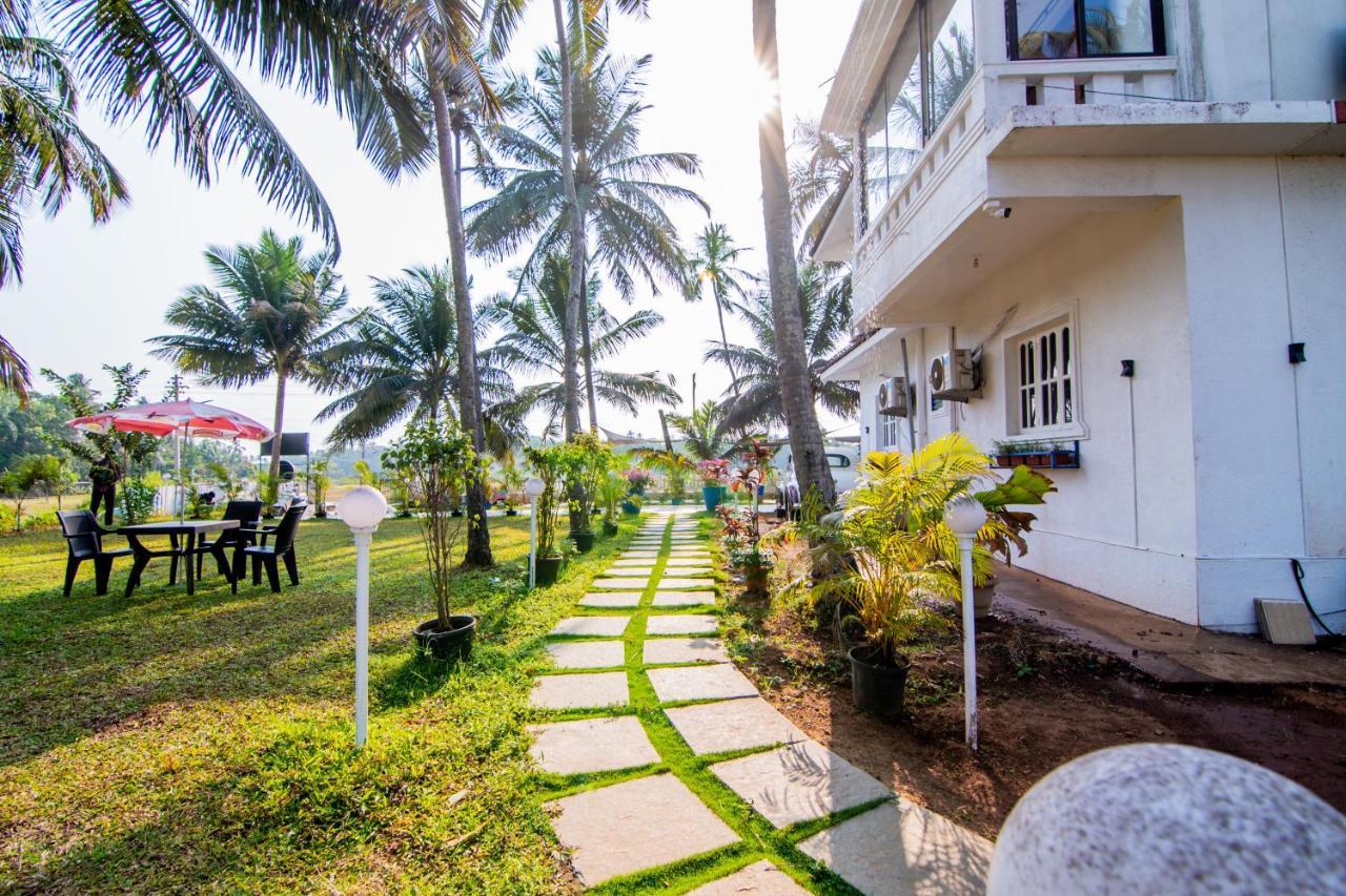 White House In Goa, Truly Amazing Experience Bed & Breakfast Saligao Dış mekan fotoğraf