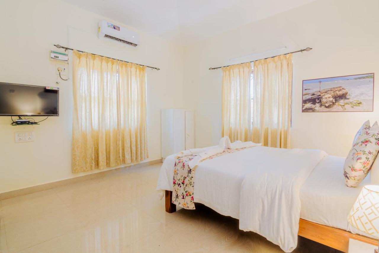 White House In Goa, Truly Amazing Experience Bed & Breakfast Saligao Dış mekan fotoğraf
