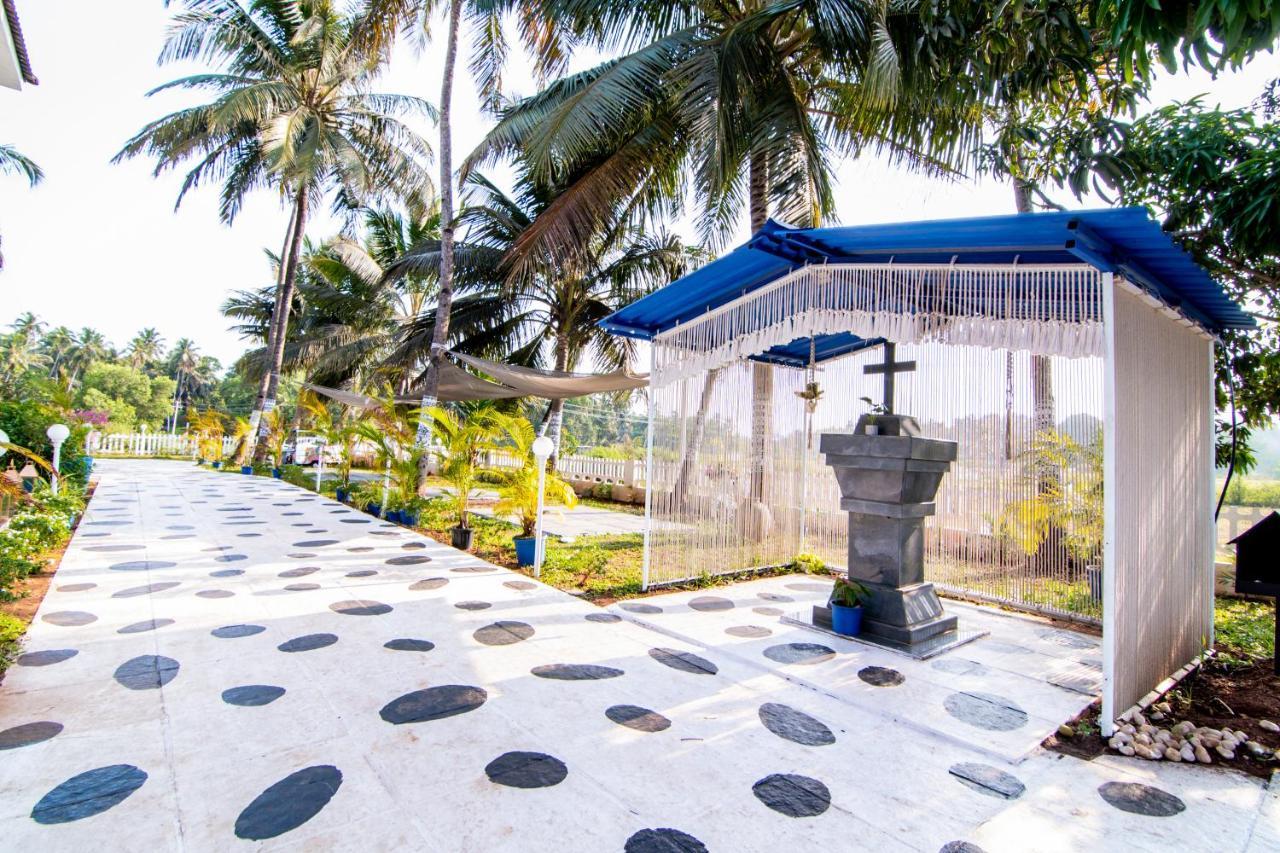 White House In Goa, Truly Amazing Experience Bed & Breakfast Saligao Dış mekan fotoğraf
