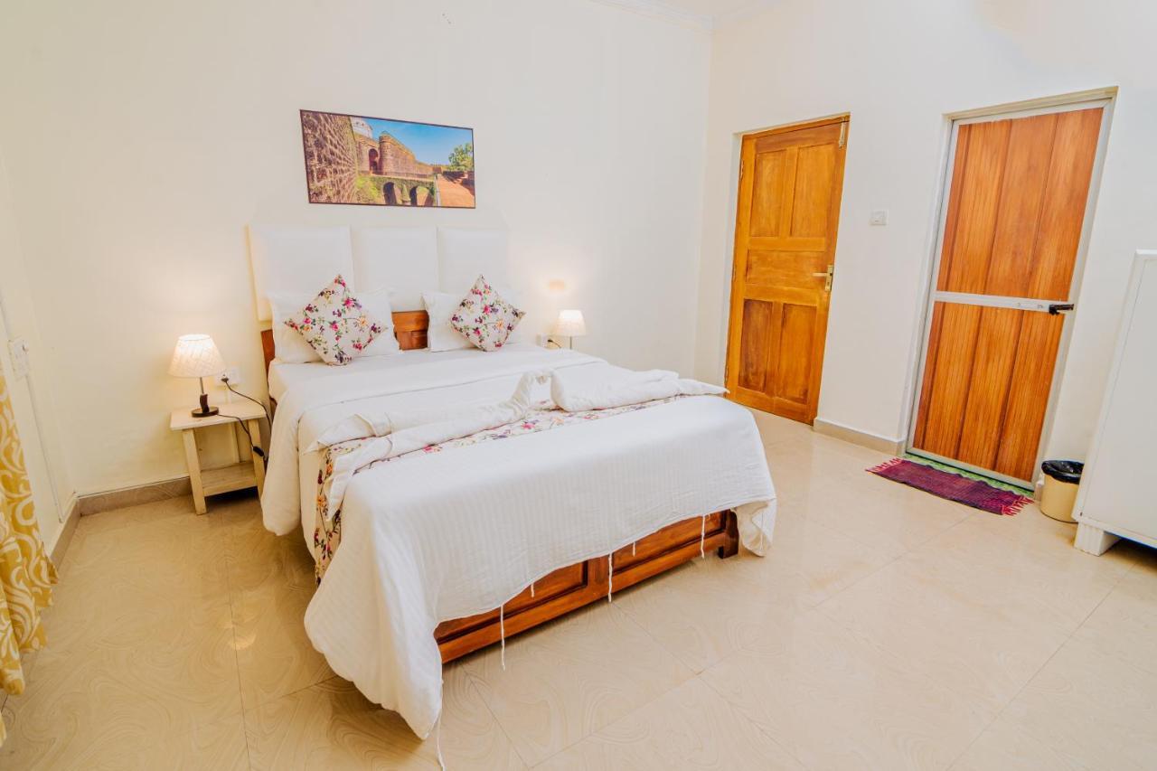 White House In Goa, Truly Amazing Experience Bed & Breakfast Saligao Dış mekan fotoğraf
