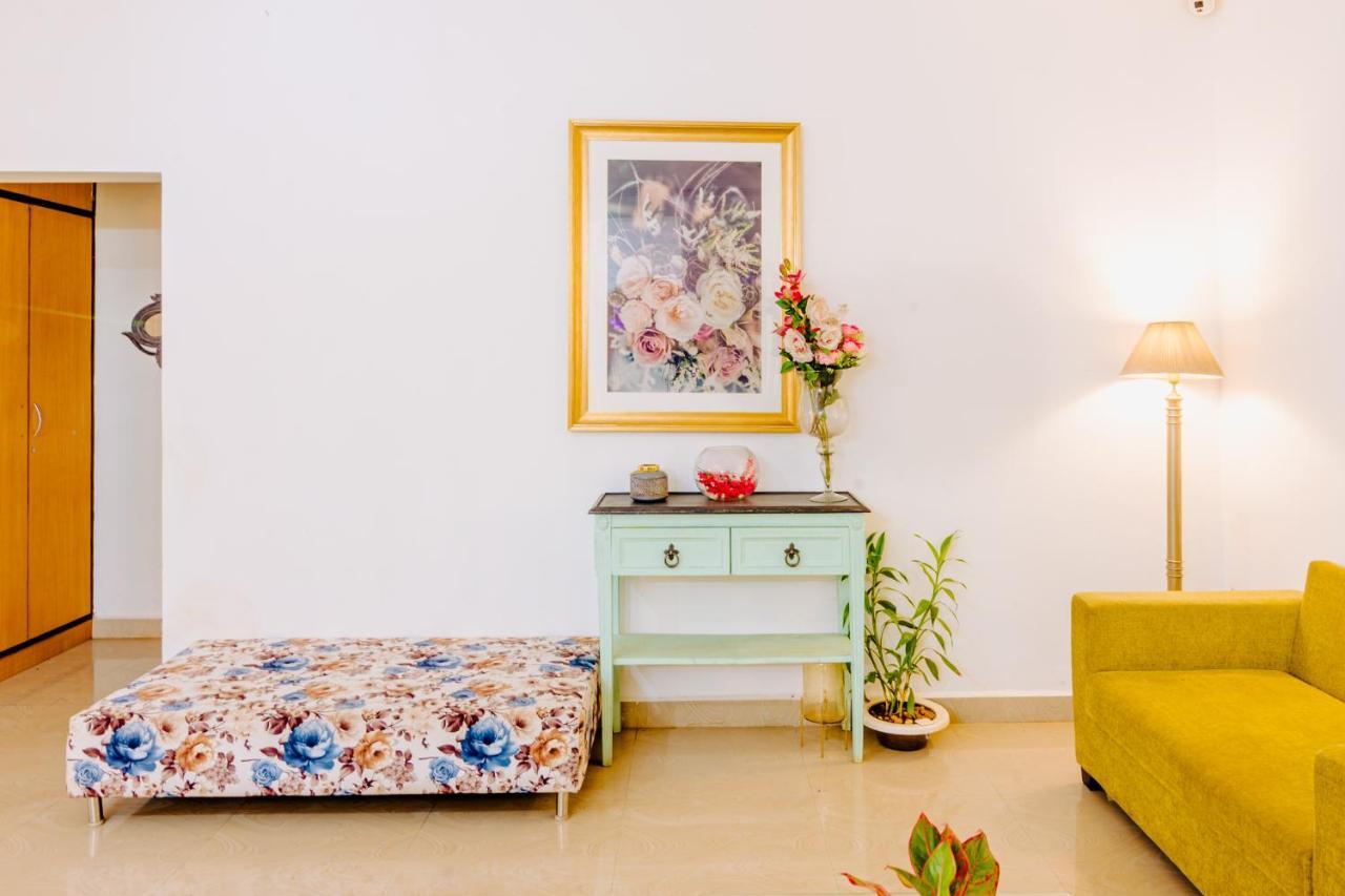White House In Goa, Truly Amazing Experience Bed & Breakfast Saligao Dış mekan fotoğraf
